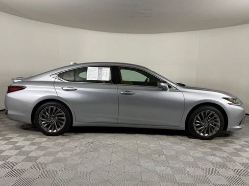 Used 2025 Lexus ES 300h w/ Technology Package FWD image 10
