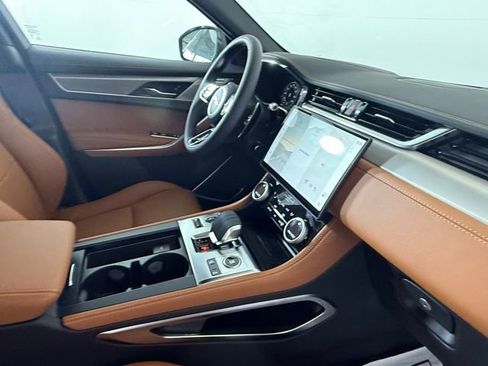 Certified 2026 Jaguar F-PACE R-Dynamic S image 39