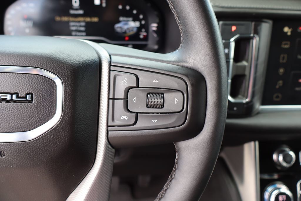Used 2023 GMC Yukon Denali AWD/4WD image 31