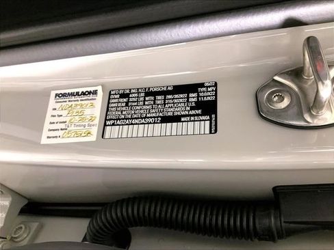 Certified 2022 Porsche Cayenne GTS AWD/4WD image 27