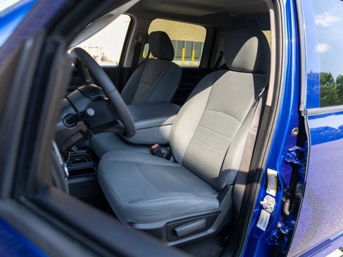 Used 2015 RAM 2500 Tradesman w/ Chrome Appearance Group AWD/4WD image 24