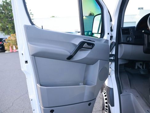 Used 2018 Mercedes-Benz Sprinter 3500 image 16