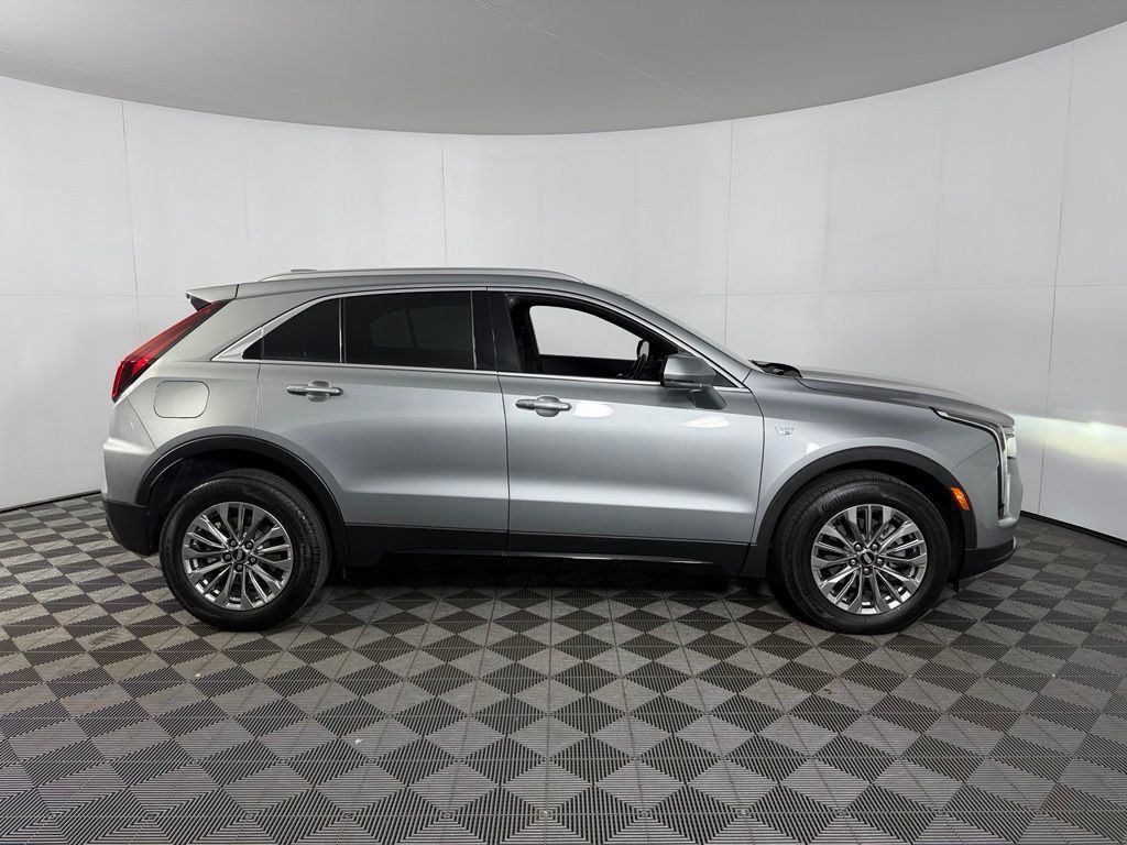 Used 2024 Cadillac XT4 Premium Luxury AWD/4WD image 7
