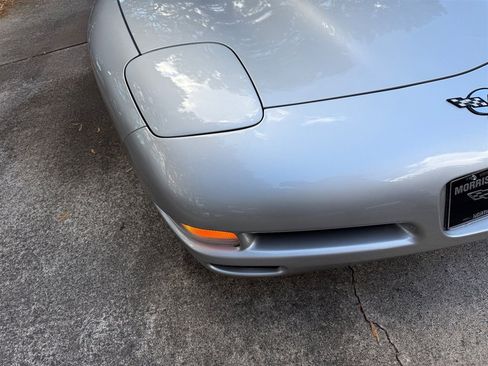 Used 2004 Chevrolet Corvette Coupe w/ Preferred Equipment Group image 18