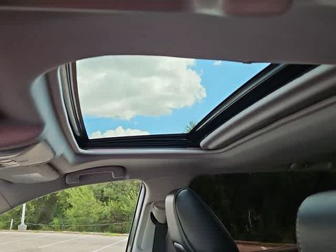 Used 2021 Toyota RAV4 XLE Premium FWD image 16