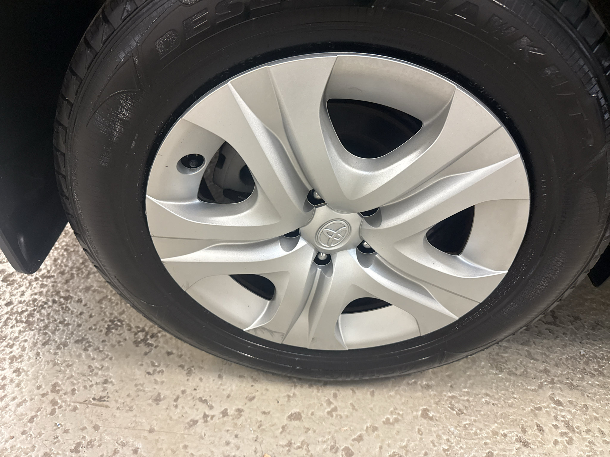 Used 2015 Toyota RAV4 LE AWD/4WD image 27