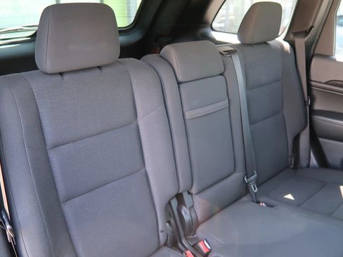 Used 2012 Jeep Grand Cherokee Laredo w/ Laredo E Group AWD/4WD image 23