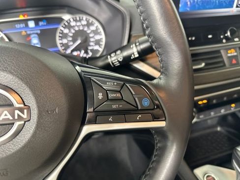 Used 2023 Nissan Altima 2.5 SV w/ SV Premium Package image 16