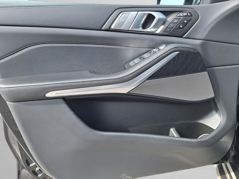 Used 2021 BMW X7 xDrive40i w/ M Sport Package image 35