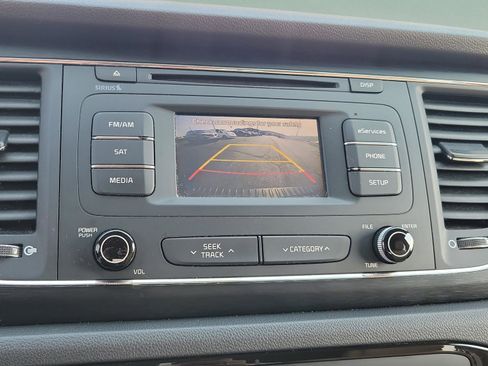 Used 2016 Kia Sedona LX w/ LX Convenience Package FWD image 26