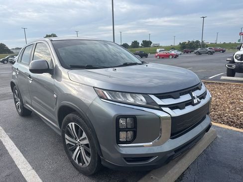 Used 2020 Mitsubishi Outlander Sport ES FWD image 3