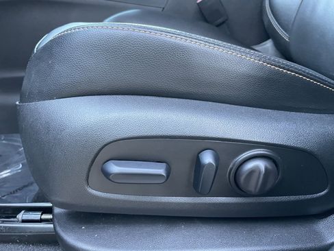 Used 2024 Chevrolet Equinox Premier image 11