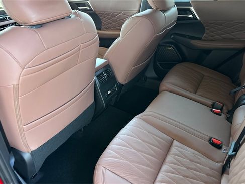New 2025 Mitsubishi Outlander SEL image 13