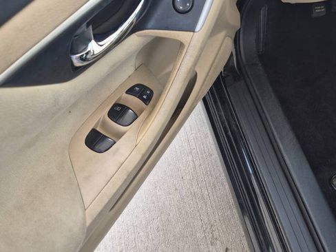 Used 2015 Nissan Altima 2.5 S w/ Sport Value Package FWD image 11