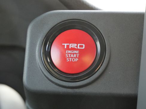 Used 2024 Toyota Tacoma TRD Off-Road image 31