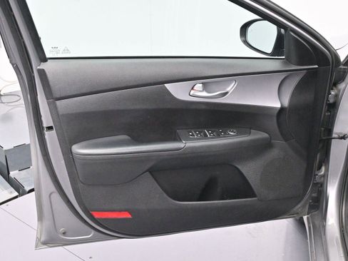 Used 2023 Kia Forte LXS w/ LXS Technology Package image 10