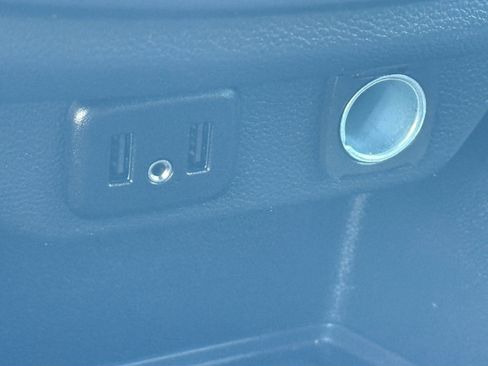 Used 2023 Chevrolet Traverse LT image 20