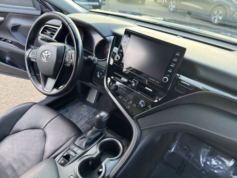 Used 2022 Toyota Camry XSE image 21