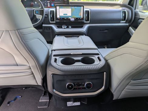 Certified 2025 Ford Expedition Max Platinum w/ Driver's Package AWD/4WD image 31
