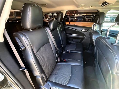 Used 2019 Dodge Journey Crossroad w/ Nav & Sun Group image 20