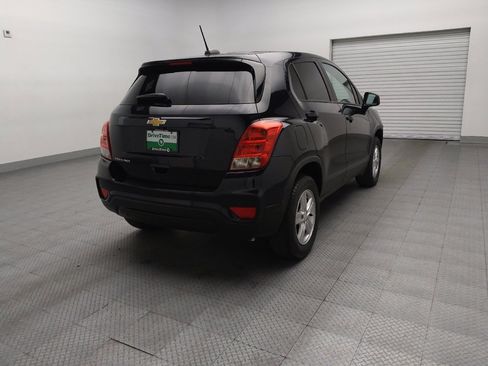 Used 2022 Chevrolet Trax LS w/ Tint and Cruise Package AWD/4WD image 9