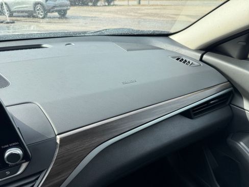 Used 2025 Nissan Altima 2.5 SV image 31