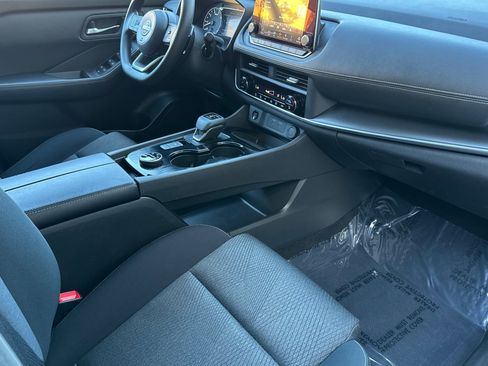 Certified 2024 Nissan Rogue SV image 18