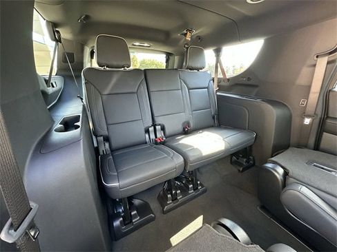 New 2026 Chevrolet Suburban Premier image 27