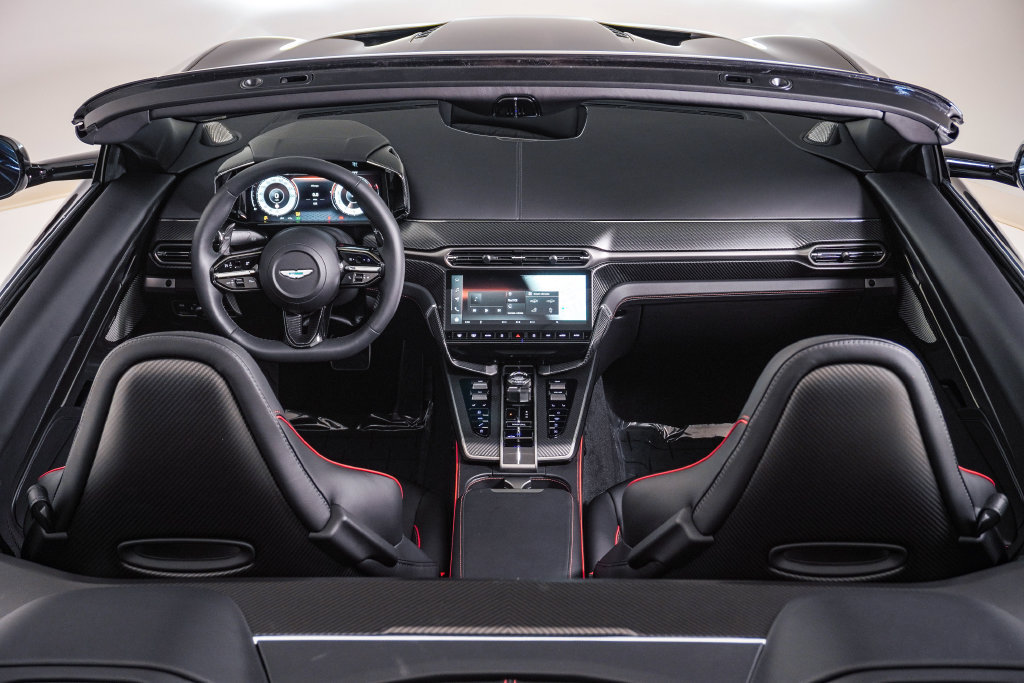 Used 2026 Aston Martin Vanquish Convertible RWD image 22