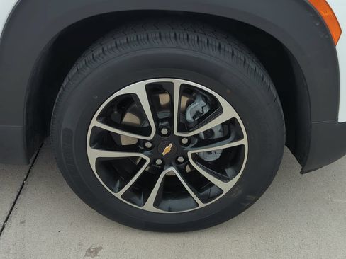 Used 2025 Chevrolet TrailBlazer LT FWD image 10