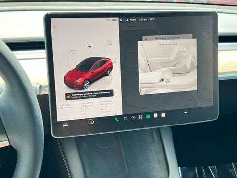 Used 2023 Tesla Model Y Long Range AWD/4WD image 18