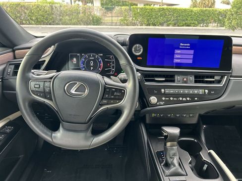 Used 2024 Lexus ES 350 w/ Premium Package FWD image 21
