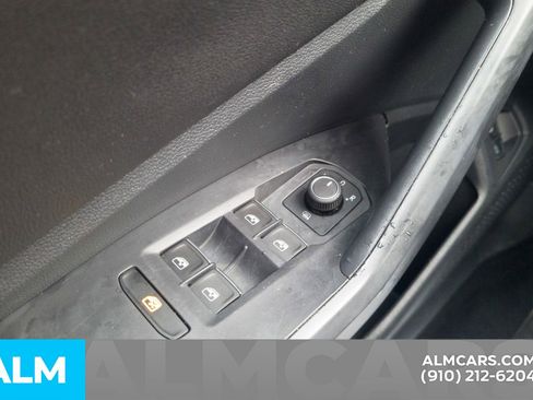 Used 2024 Volkswagen Jetta SE image 32