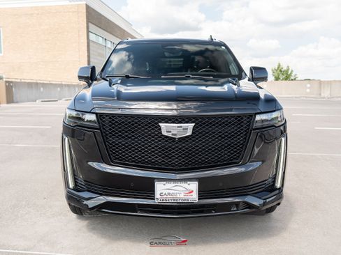 Used 2021 Cadillac Escalade ESV Sport Platinum AWD/4WD image 2
