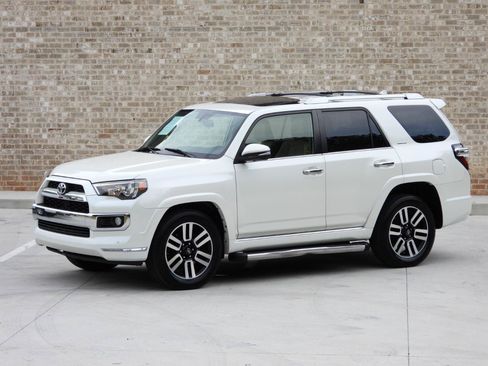 Used 2018 Toyota 4Runner Limited RWD image 26