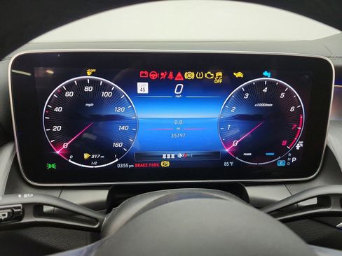 Used 2023 Mercedes-Benz GLC 300 image 9