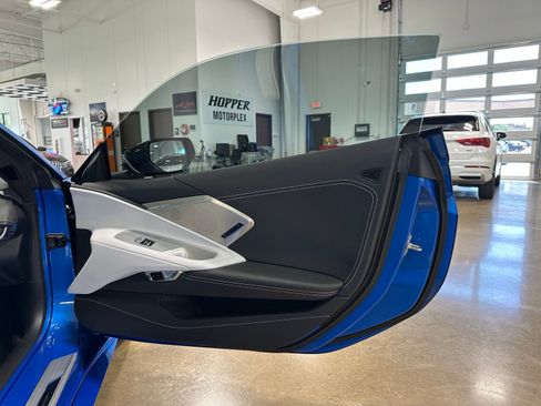Used 2025 Chevrolet Corvette Stingray Preferred Cpe w/ Z51 Performance Package RWD image 37
