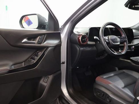 Used 2025 Chevrolet Equinox RS AWD/4WD image 9