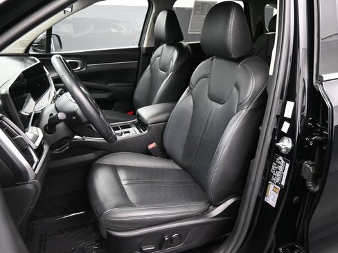 Used 2024 Kia Sorento S FWD image 17