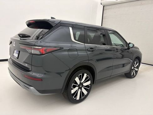 Used 2025 Mitsubishi Outlander SE FWD image 21