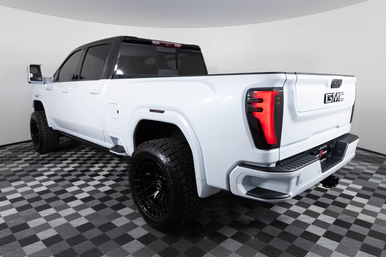 Used 2026 GMC Sierra 3500 Denali Ultimate AWD/4WD image 5