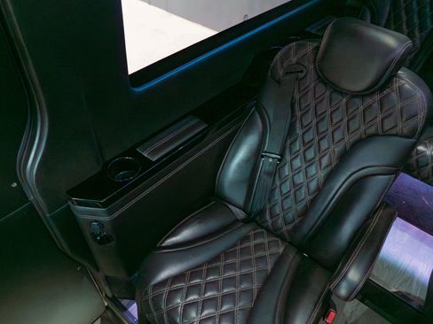 Used 2021 Mercedes-Benz Sprinter 2500 image 43