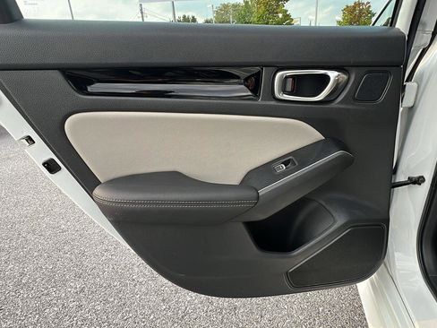 Used 2022 Honda Civic Touring image 17