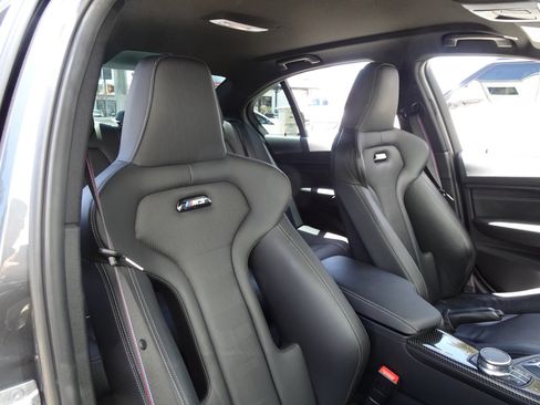 Used 2018 BMW M3 RWD image 21