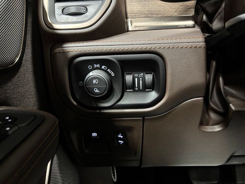 Used 2026 RAM 1500 Limited AWD/4WD image 16