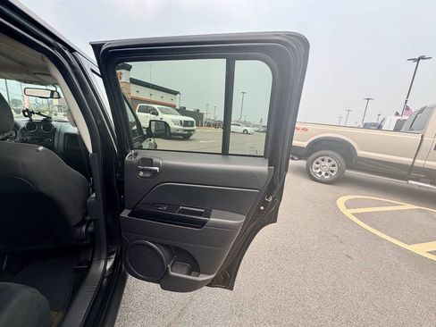 Used 2016 Jeep Patriot Sport w/ Power Value Group FWD image 26