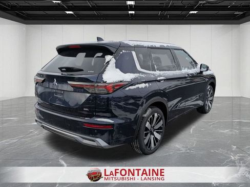 New 2026 Mitsubishi Outlander SEL image 5