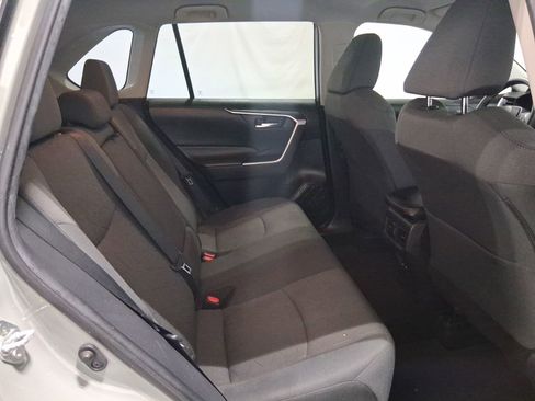 Used 2021 Toyota RAV4 XLE FWD image 17