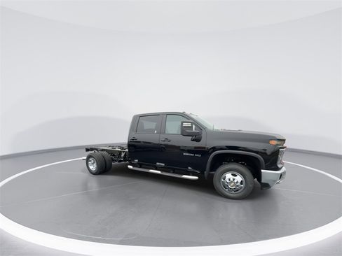 New 2026 Chevrolet Silverado 3500 LT w/ Convenience Package image 3