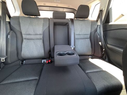 Used 2025 Nissan Rogue SV FWD image 39
